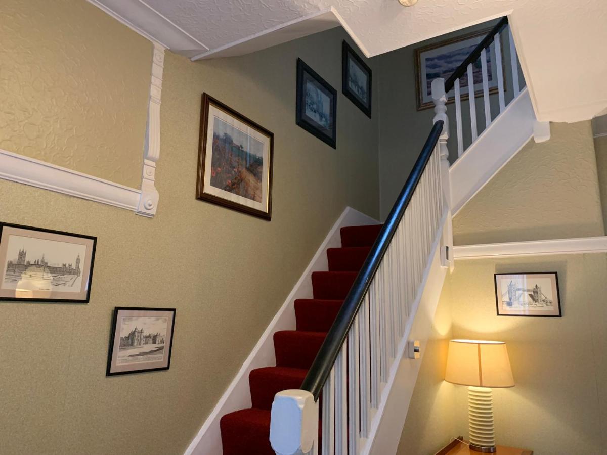 Heather Glen. Six Bedroom Home Near The Sea. ブラックプール エクステリア 写真